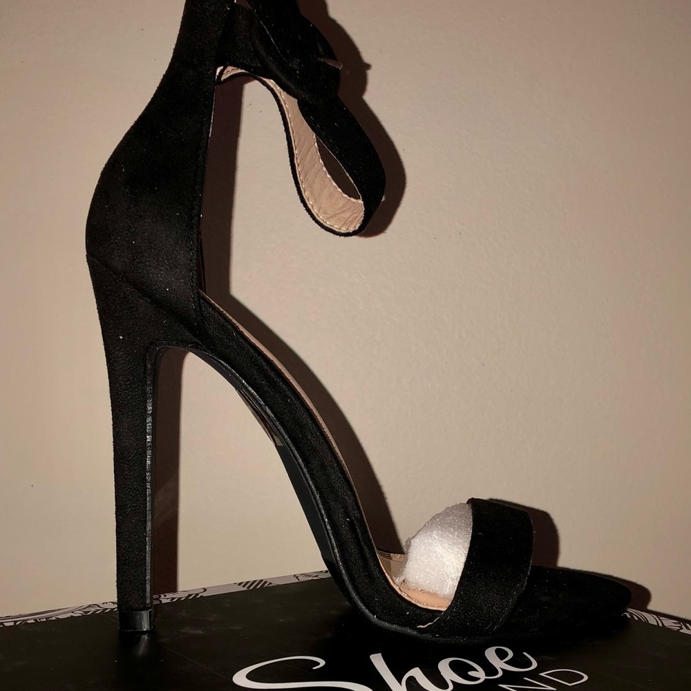 4.25 Heel on a very classic sexy stiletto...